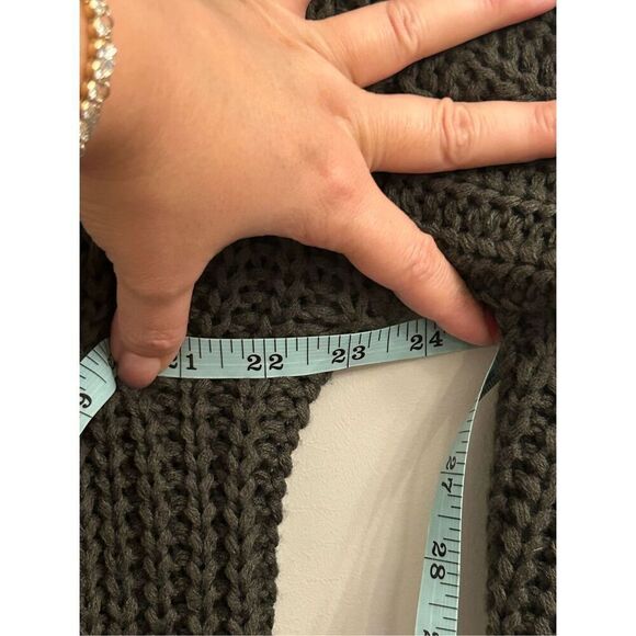 Moon & Madison Dolman Sleeve Oversized Chunky Sweater size S Olive Green - Picture 5 of 6